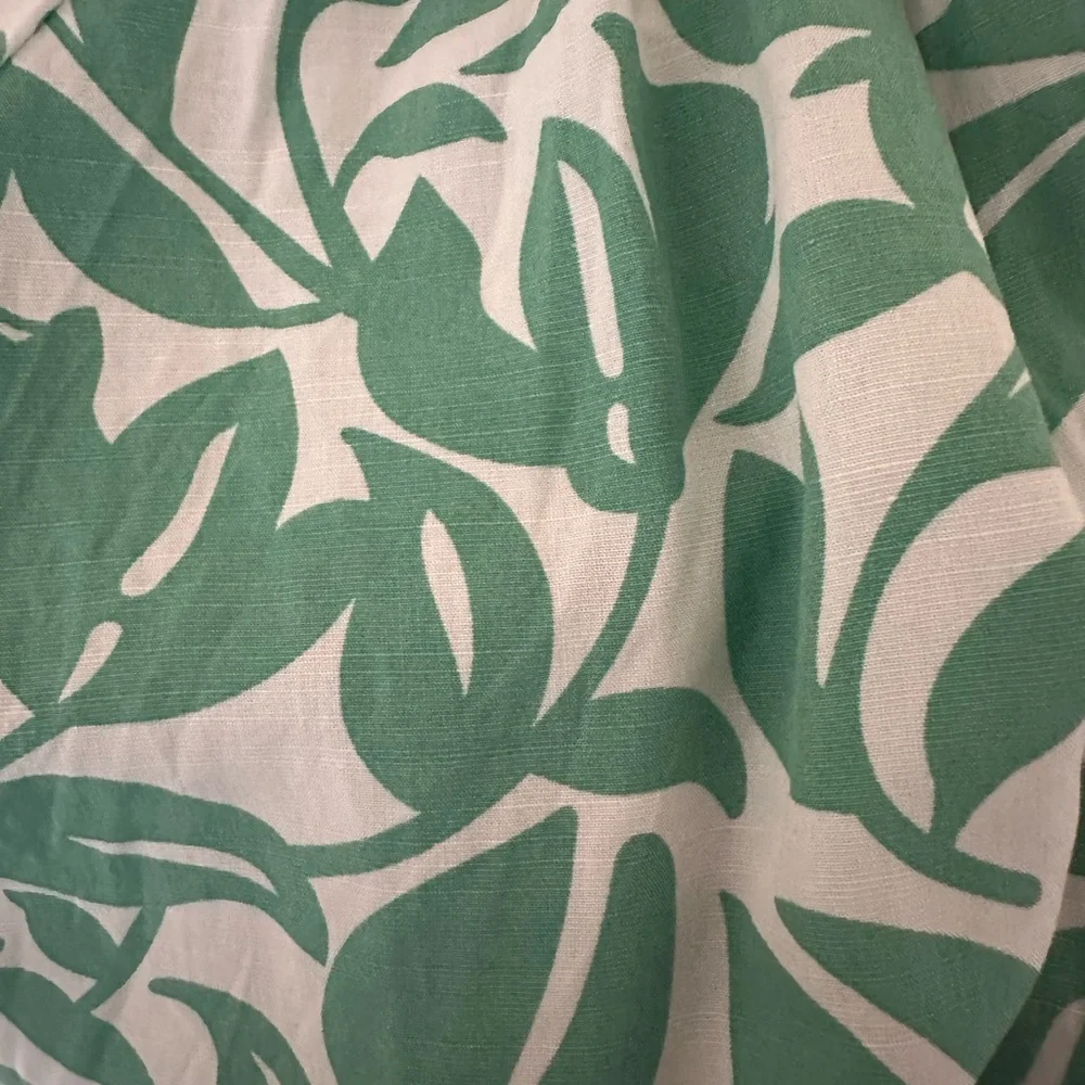 NWT THML Palm Print Top - Picture 9 of 9